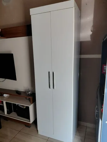 Guarda roupas solteiro