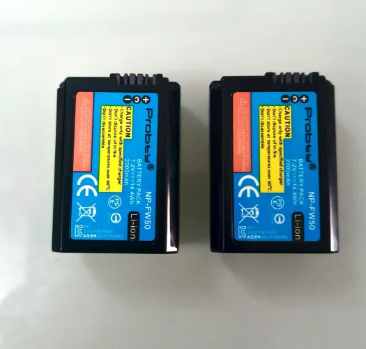 Duas baterias Probty NP-FW50 novas