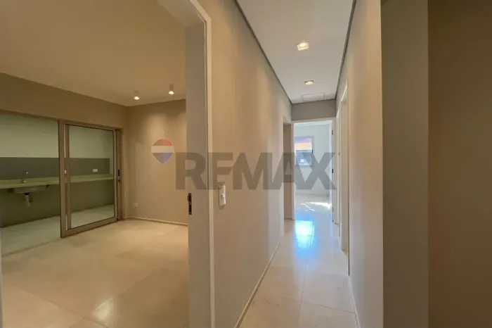 Casa Comercial no São Dimas: 4 Salas, Recepção, 3 Banheiros e Garagem Ideal para Clínicas