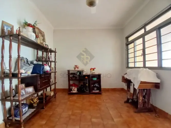 Casa Padrão para venda no Bairro Vila Virgínia, em Ribeirão Preto