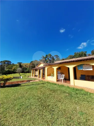 Oportunidade em Extrema/MG | Sítio com 12.000m², Rio, Pomar e Estrada Asfaltada