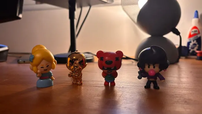 4 Bonecos Brawl Stars - Crow Dourado (raro) + Nita, Bibi e Piper - Ótimo estado