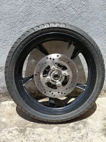 Par de pneus semi-novos metzeler original da neo 125cc e aros.