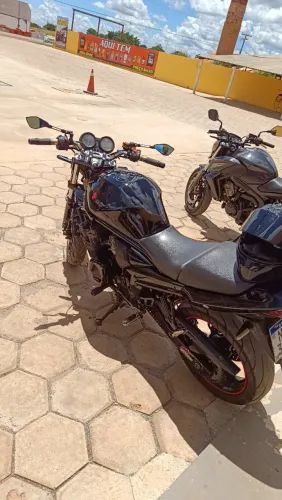 Vendo ou troco por hornet 