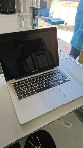 MacBook Pro 13" A1278 | 8GB RAM + SSD 240GB | O Mac mais robusto e durável