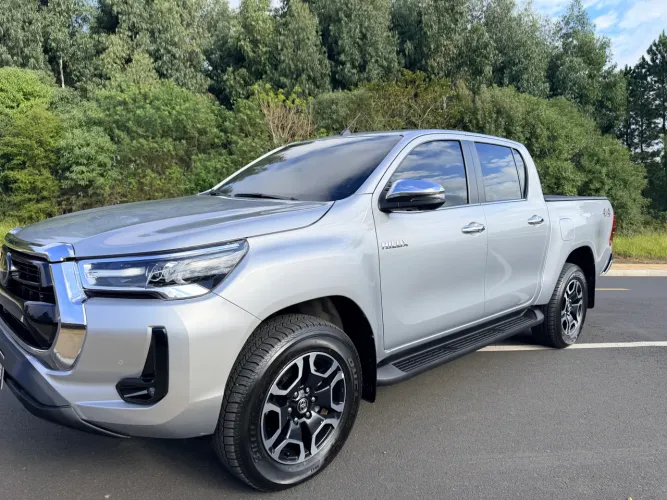 Toyota Hilux CD SRX 4X4 2.8 TDI 16V Diesel Aut. 2025