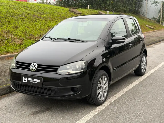 Volkswagen Fox 1.0 MI Total Flex 8V 5P 2013