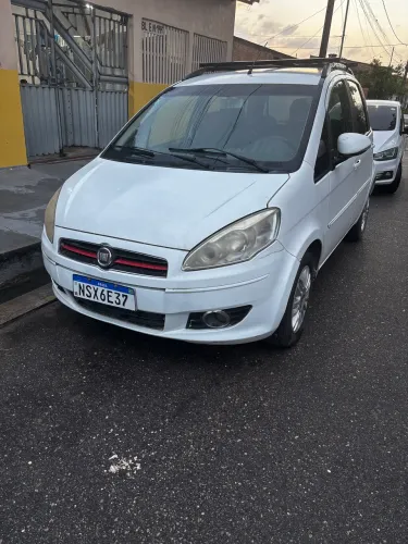 Fiat Idea Attractive 1.4 Fire Flex 8V 5P 2011