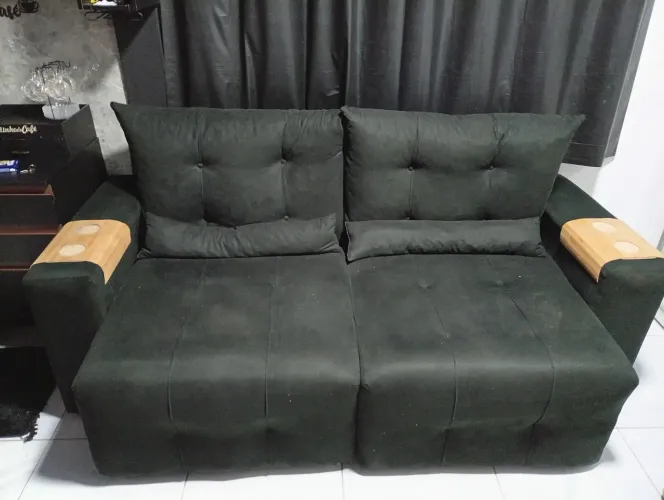 Sofá retratil e reclinável preto