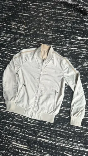 Jaqueta estilo Zara beje