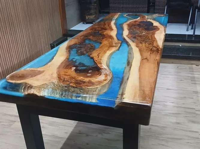 Linda Mesa River Table