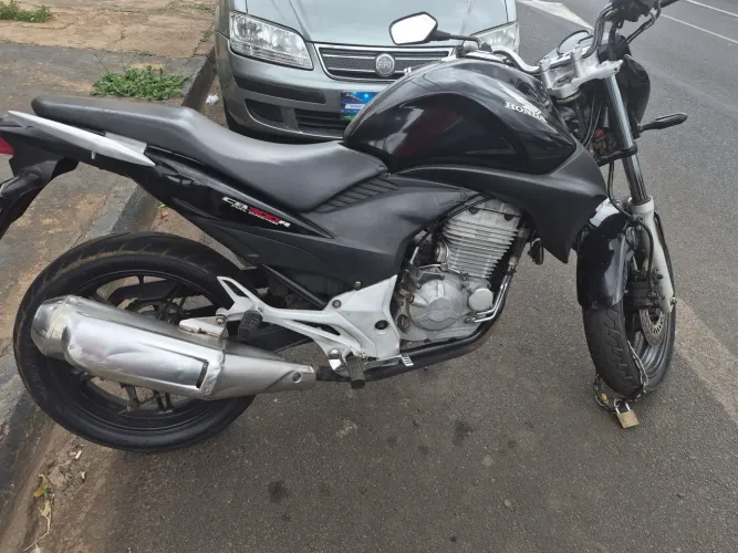 Cb 300 ano 2012 valor *69031 vendo e financio