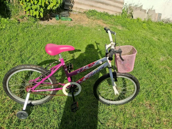 Vende uma bicicleta poucas vezes de uso