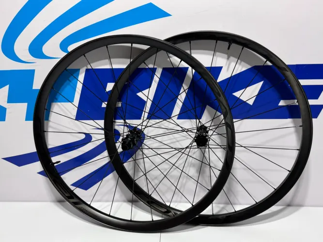 RODAS ROVAL CONTROL SL CARBON DISC 29MM TUBELLES SEMI-NOVA