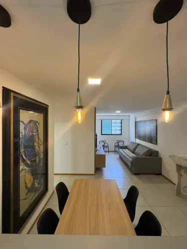 Alugo apartamento mobiliado na Jatiúca, com 73 m², em excelente localização!