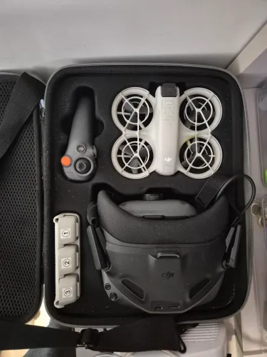 Drone DJI Neo Fly More Combo + Goggles + Controle + 3 Baterias<br>Descrição