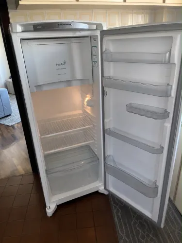 Geladeira Consul 300L
