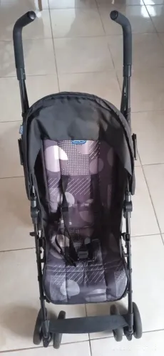 Carrinho de Bebê + Capa de Chuva (Ótimo Estado)