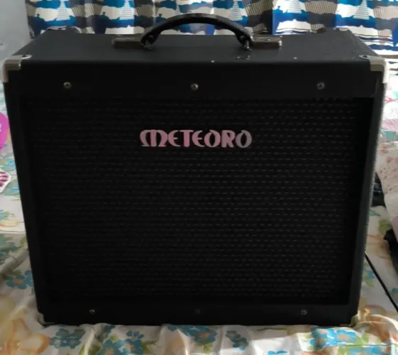 Cubo Meteoro Dynamic MGV-30 p/ guitarra 