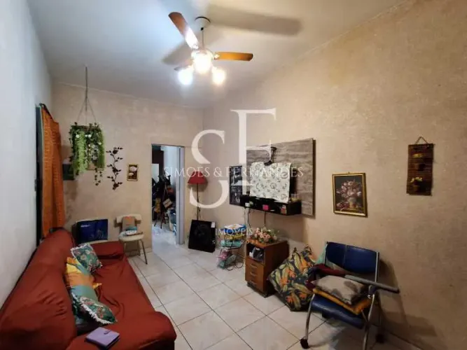 Praça da bandeira - Rua São Valentim - Apartamento de 1 suíte, sala, cozinha, térreo.