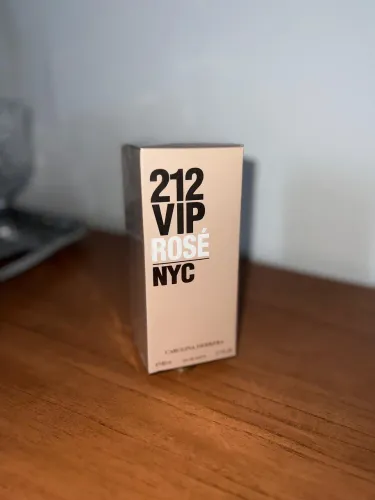 Carolina Herrera 212 VIP Rose - 80Ml - Lacrado