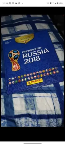 Vendo Álbum da Copa do mundo 2018, com 485/681 figurinhas, inclui Pelé e Klose Legend 