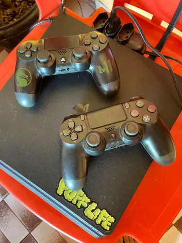 Vendo ou troco Ps4 slim 1T