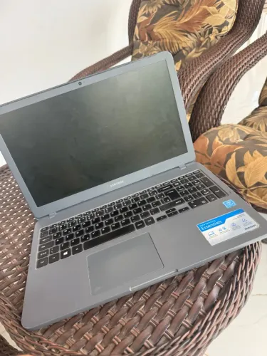NOTEBOOK SAMSUNG ESSENTIALS E20