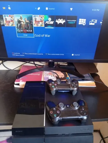 Playstation 4 DESTRAVADO com 2 controles Loja liberada Com Todos os jogos