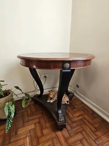 Mesa Lateral Clássica em Madeira Maciça - 60 x 60 cm