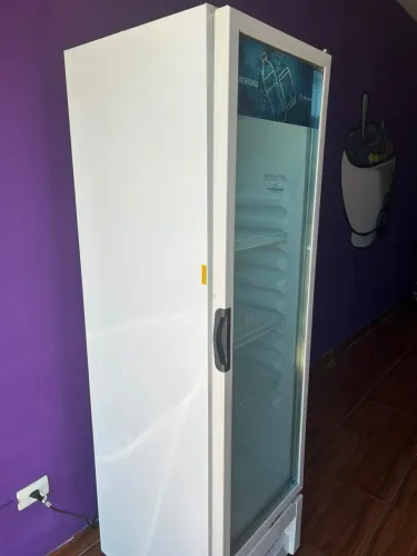 Freezer - Refrigerador Expositor Metalfrio