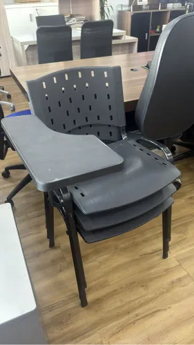Cadeira ISO Universitaria Com Prancheta Fixa