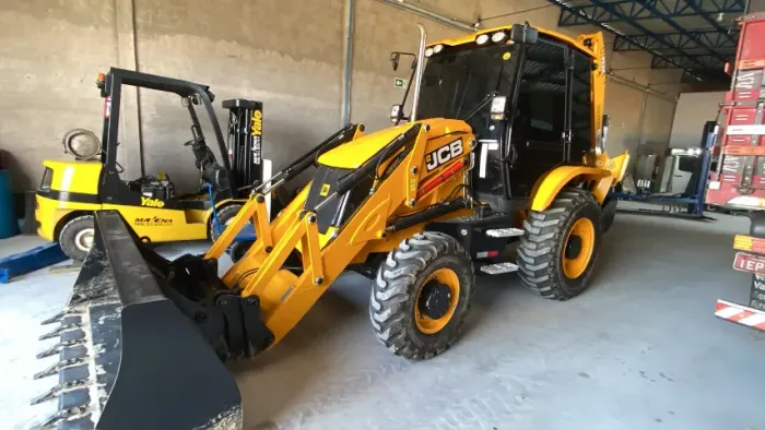 Retroescavadeira JCB 3cx ano 2024 com 58 horas