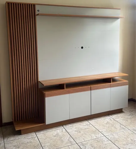 Rack com Painel Ripado 2m - Moderno | Ótimo Estado