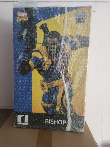 Boneco Bishop