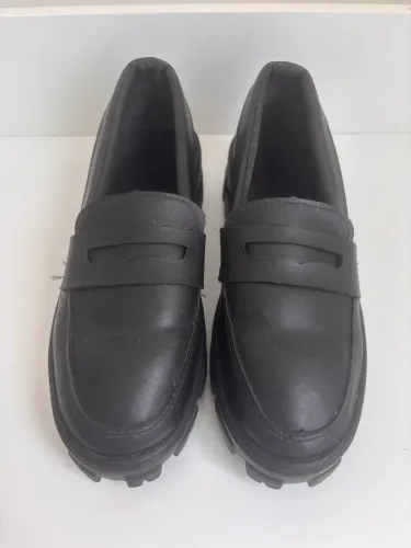 Mocassim com solado tratorado 