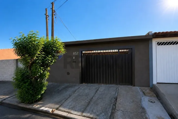 Casa Ideal em Orlândia: 3 Quartos e Vaga para 4 carros na garagem!