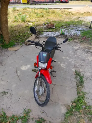 Moto muito boa bem conservada nunca foi feito revisão porque está nova ainda 