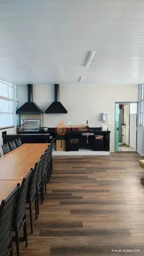 Sobrado à Venda  Zona Oeste | 236m² Construídos | 3 Dormitórios (2 Suítes) | 3 Vagas