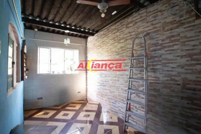Casa Individual 90m², com 2 quartos à Locação no Macedo