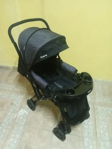 Vendo carrinho de bebê em ótimo estado não faço entrega