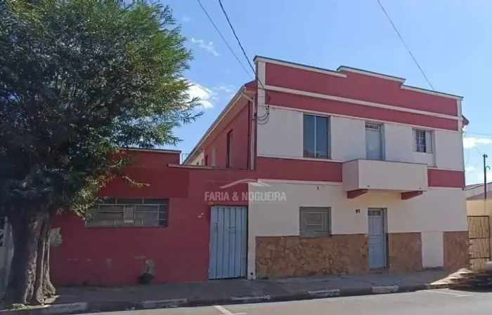 Prédio à venda, 18 quartos, 6 suítes, Centro - Charqueada/SP