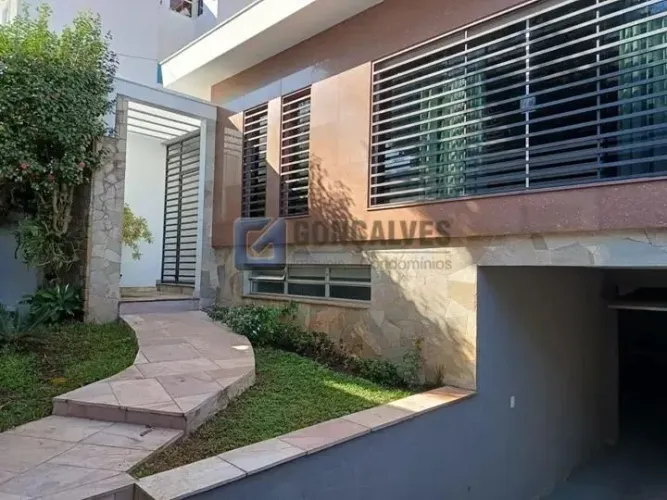 Casa residencial à venda em Santo André  Vila Scarpelli | 4 quartos, 6 vagas