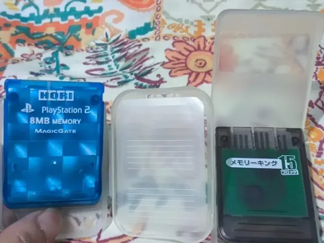 Kit 2 Memory Cards PlayStation PS1 e PS2 - Importados do Japão