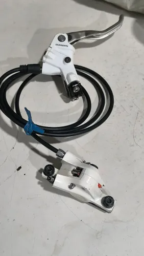 Freio hidráulico Shimano Deore 575 branco