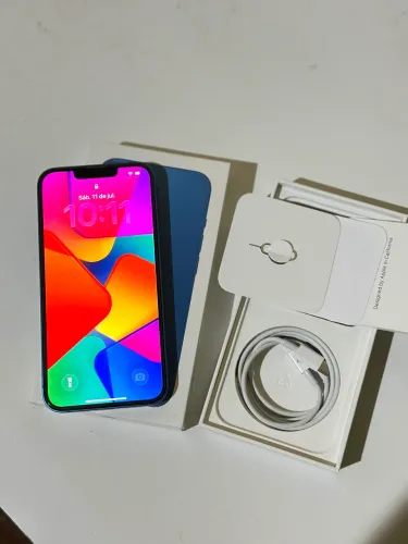 iPhone 13 84% de bateria 128gb