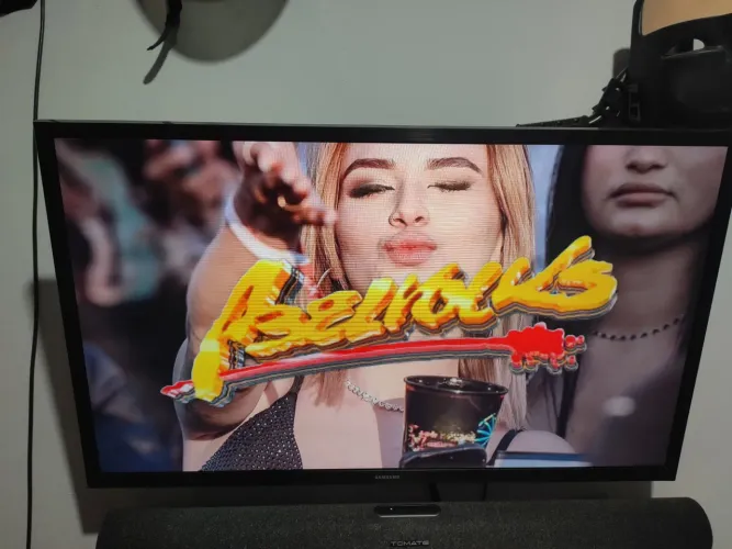 Tv sansung 32 smart com Chromecast junto tbm