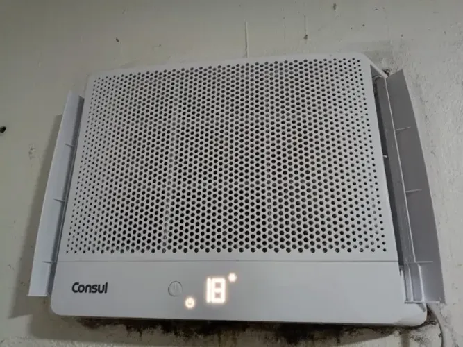 Ar condicionado de janela com controle Consul 7.500 Btu´s