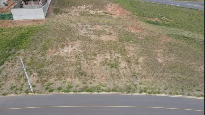 Terreno de 240 m2 quitado no Reserva do Valle 1, próximo à portaria