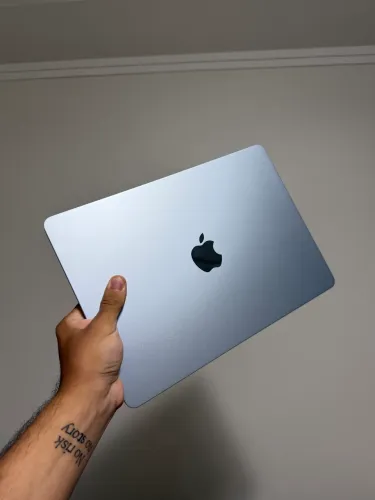 Macbook Air M4 16/256 - 12 ciclos - Impecável 
